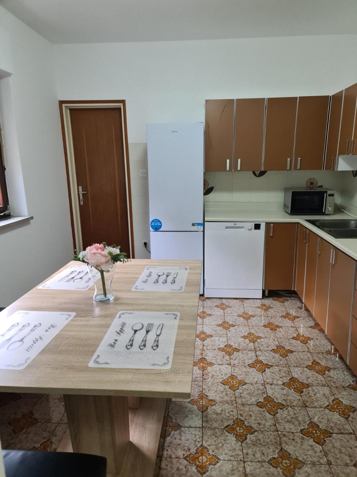 Amore Koper Apartment Exterior photo